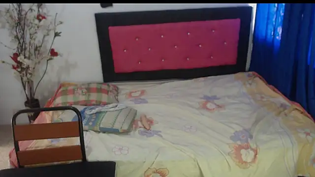 Snapshot of angel_barbie_1 chatting on September 23, 3:32 pm angel barbie 1 online show from September 23, 3:32 pm