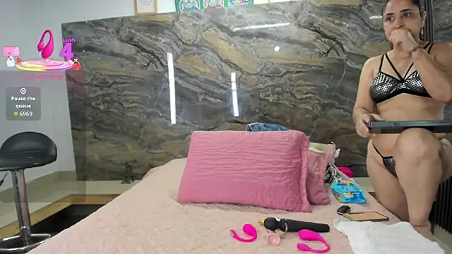 Yaya    11 online show from November 22, 4:15 am