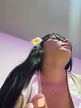 SophieHarris  online show from May 9, 4:25 am