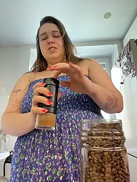 SuzieMurray online show from May 9, 8:49 am