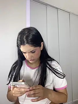 kimberlyhills1 online show from May 24, 4:17 pm