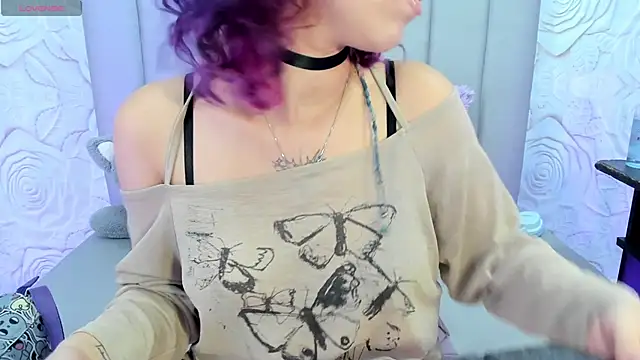AlexaFoxy18 online show from May 7, 6:28 am