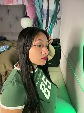 Im Little online show from May 10, 3:30 am