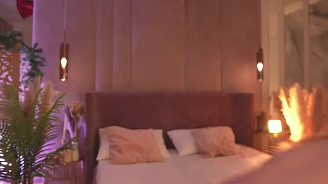 Smiley Mia online show from March 9, 5:32 am