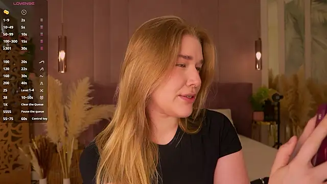 Smiley Mia online show from May 20, 5:15 am