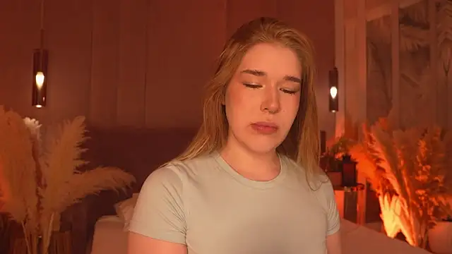 Smiley Mia online show from May 24, 5:17 am