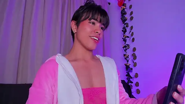 Little michell online show from October 11, 3:44 am