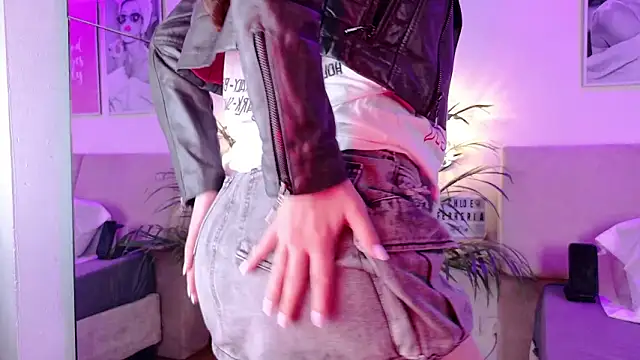 ChloeFerreira online show from February 27, 4:23 am