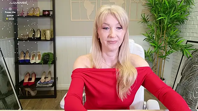 LadyLeea online show from May 12, 5:05 am