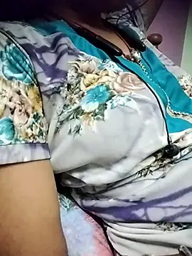 aadhini01 online show from January 12, 6:35 pm