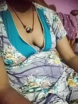 aadhini01 online show from November 14, 6:30 pm