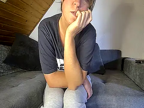 Snapshot of stunning_Rosi chatting on September 10, 10:15 am stunning Rosi online show from September 10, 10:15 am