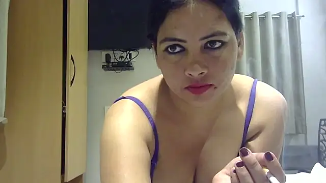 tripti2 online show from May 3, 10:57 pm