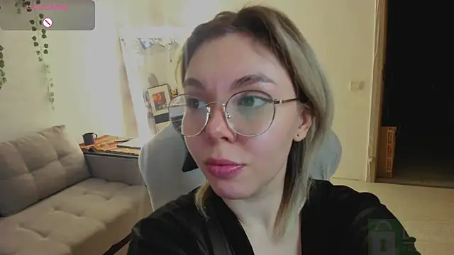 whoa-hoa-hoa-hoa-hoa online show from February 12, 3:47 pm