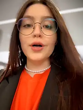 meow girl online show from May 10, 1:24 pm