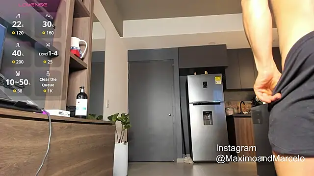 Maximo Marcelo online show from October 2, 10:59 pm