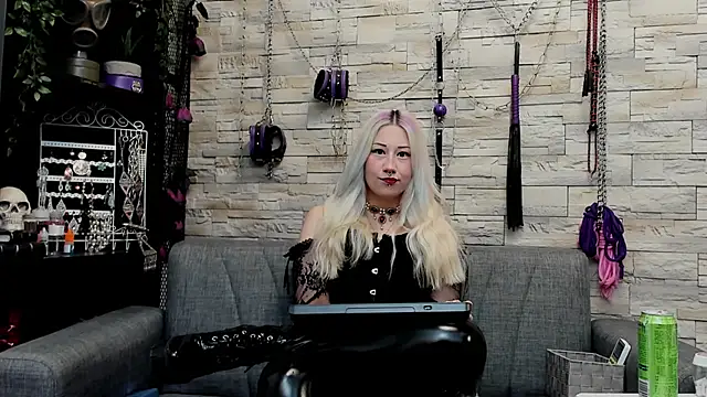 CruelMistress online show from May 10, 1:18 am