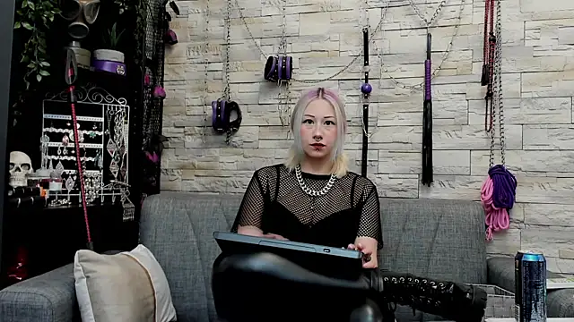CruelMistress online show from May 7, 12:48 am