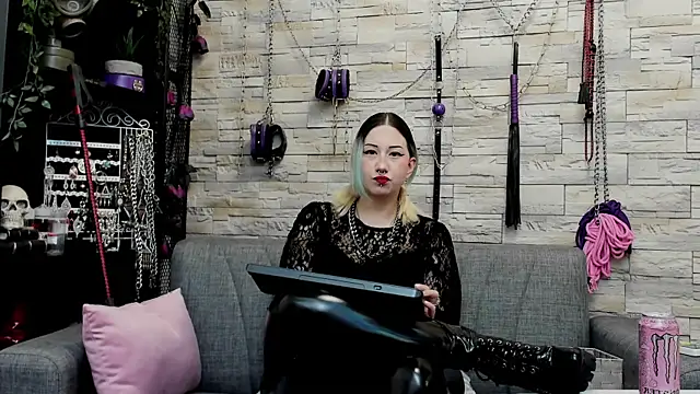 CruelMistress online show from April 9, 12:46 am