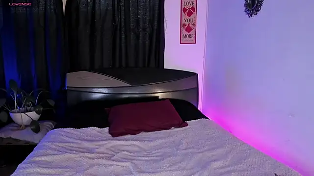 anhiahoney02 online show from May 14, 10:04 pm