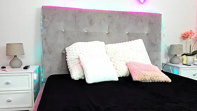 kayladiamond  online show from October 2, 4:39 am