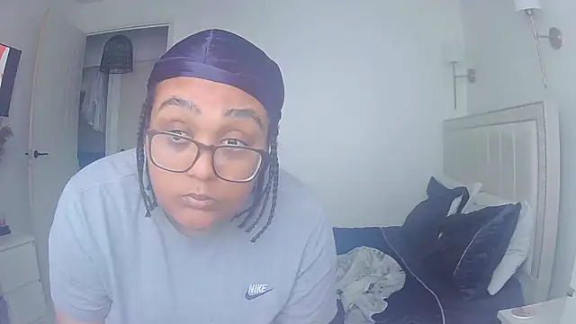 vanilla chocolate23 online show from May 8, 8:39 am