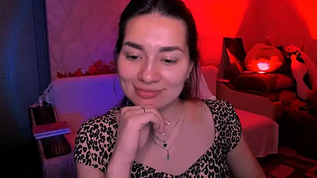 Swee Alicee online show from May 18, 9:32 pm
