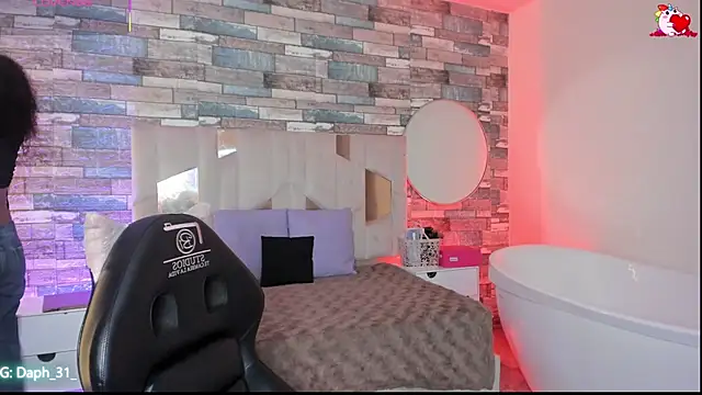 Daphnne tay online show from April 7, 7:38 pm