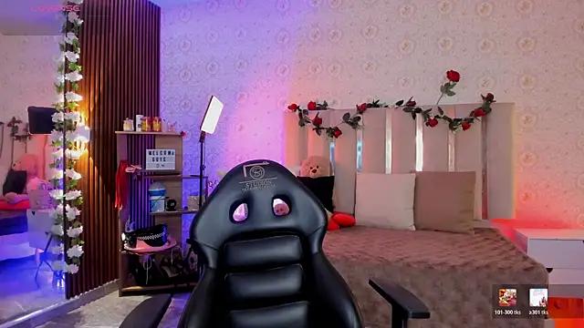 Daphnne tay online show from April 6, 3:39 am