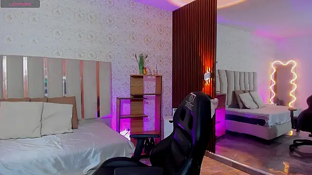 Daphnne tay online show from October 8, 3:22 am