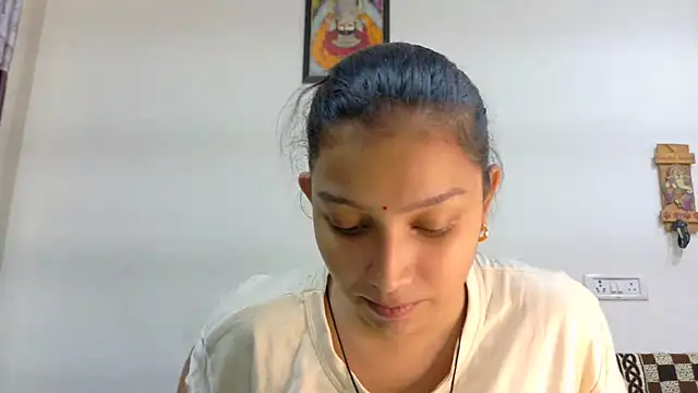 Aleena Rai online show from October 3, 6:13 pm