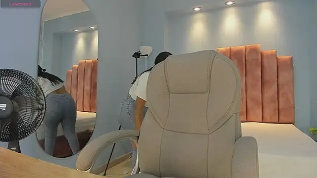 lou rosse  online show from April 6, 8:54 pm