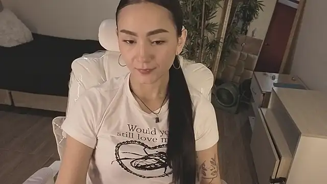 Amy Kiitty  online show from May 10, 2:19 pm