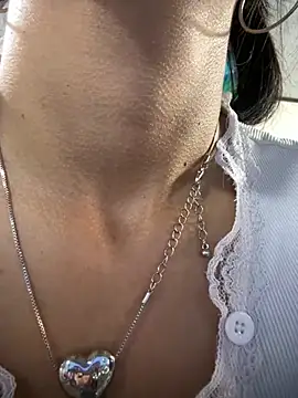 Amy Kiitty  online show from May 15, 4:54 pm