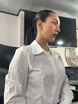 Amy Kiitty  online show from April 7, 2:08 pm