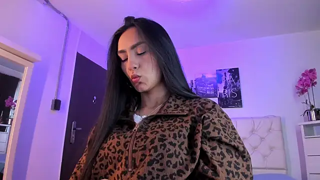 Amy Kiitty  online show from October 22, 12:54 pm