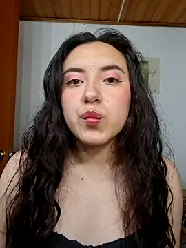 Emi chik online show from May 1, 4:37 am