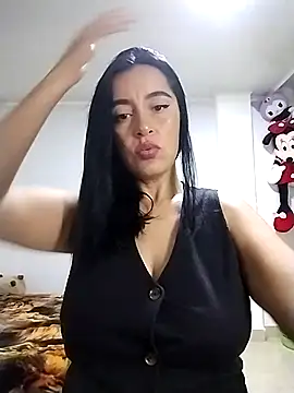 hailey85 online show from February 4, 11:41 pm