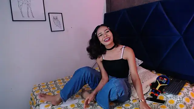 Akane Uwu online show from October 3, 5:18 pm