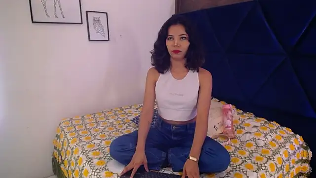 Akane Uwu online show from October 8, 5:50 pm