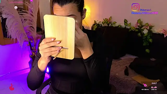 Hannah williams1 online show from December 4, 9:04 pm