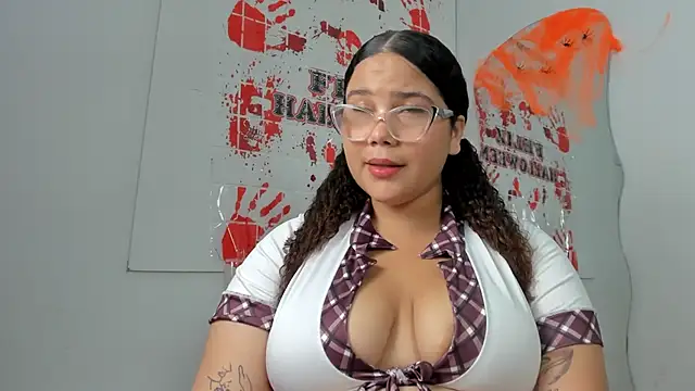 zoee lovv online show from November 5, 3:12 am