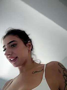 LaraVegas  online show from October 17, 8:17 am