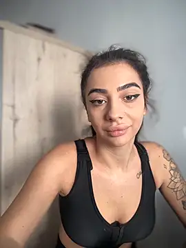 LaraVegas  online show from November 18, 8:15 am