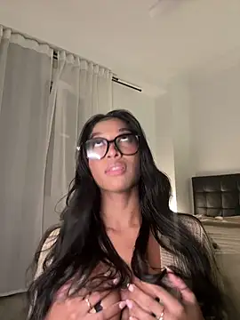 IamCrystal2 online show from December 23, 3:43 am