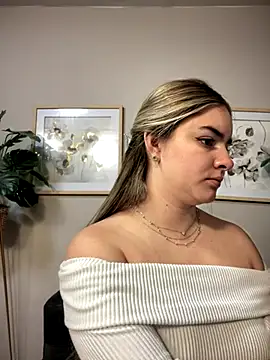 imlindapink online show from September 8, 4:17 pm