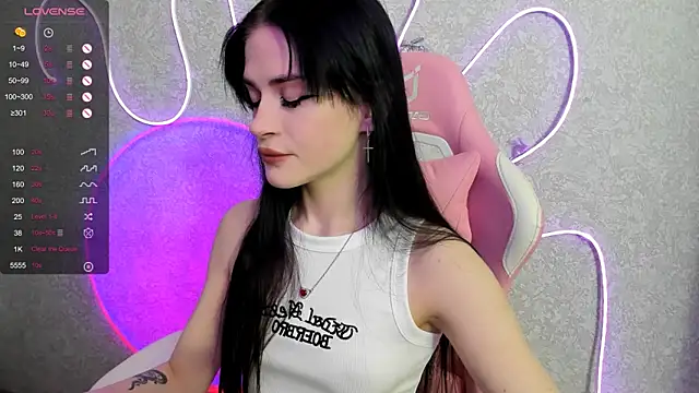 Molly Crystall online show from May 22, 3:04 am