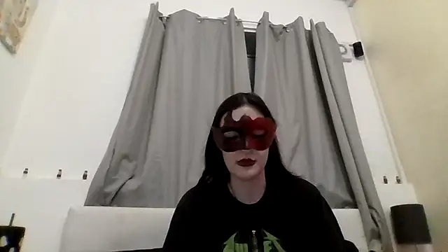 LexiSnowUK online show from December 13, 9:21 pm