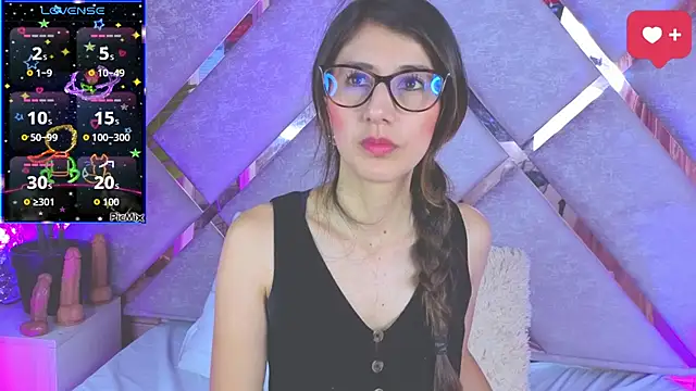  jade white  online show from April 1, 2:58 pm