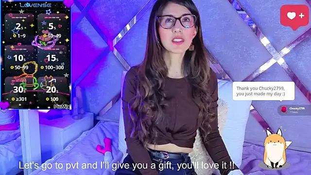  jade white  online show from March 25, 2:20 pm